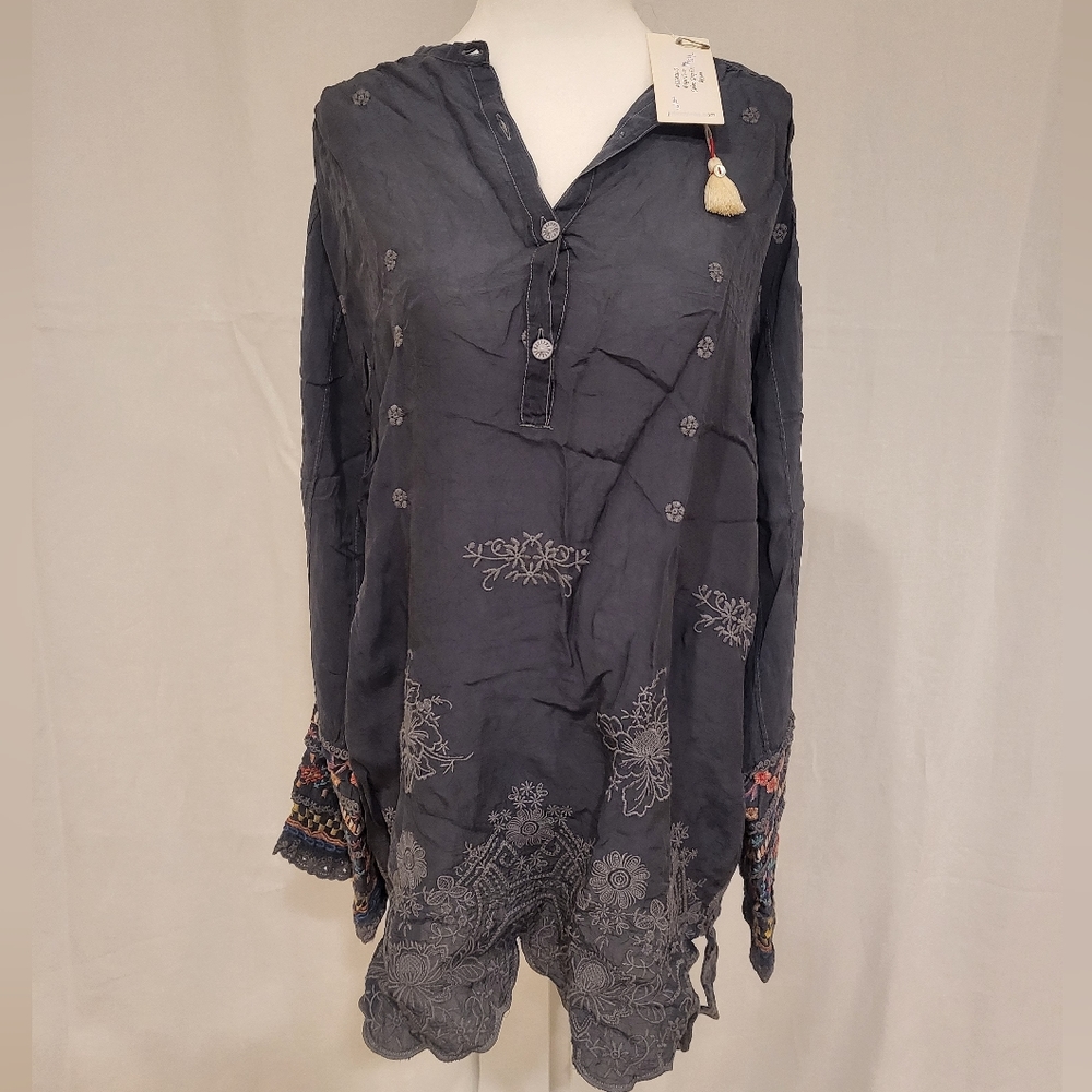 Johnny Was Paige Tunic in Graphite